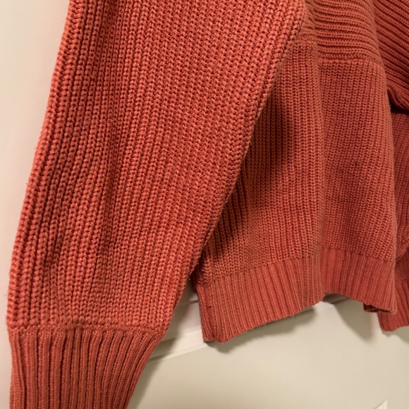 Twik Salmon Sweater (size M) - Picture 3 of 4